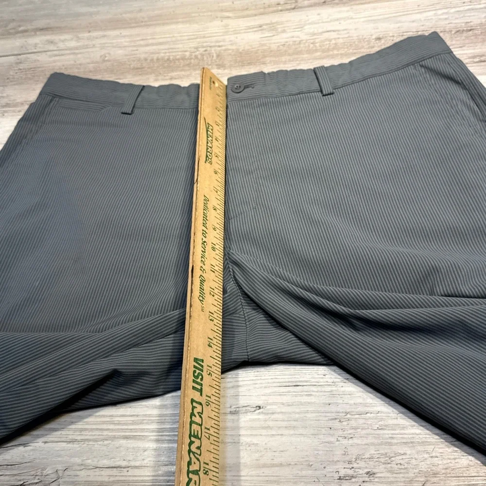 Nike Golf Tour Performance Shorts Sz Mens‎ 38 Grey Stripes Mid Rise Stretch